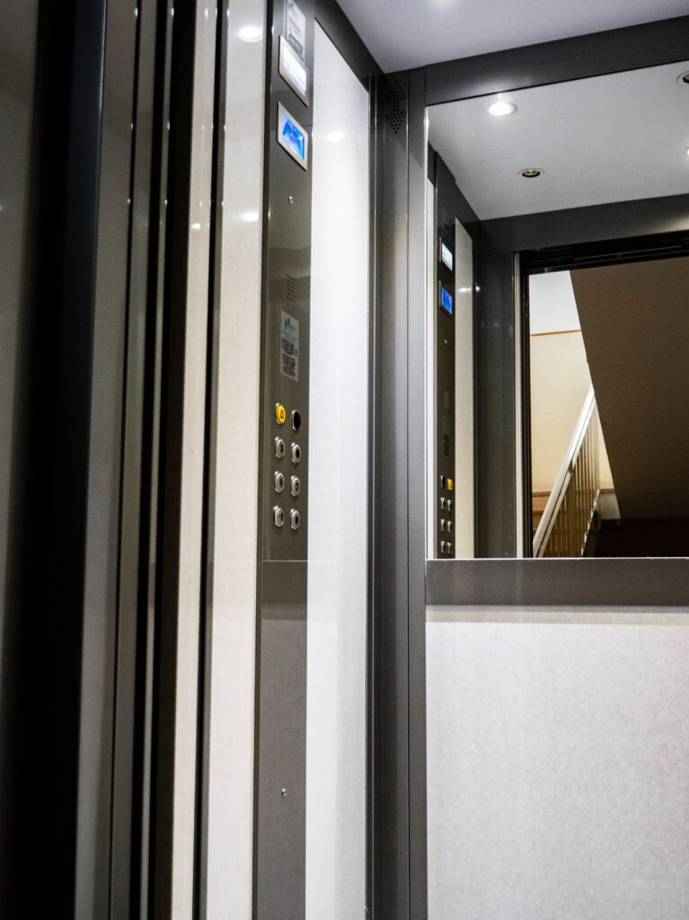 Ammodernamento ascensore: nuova pulsantiera interna